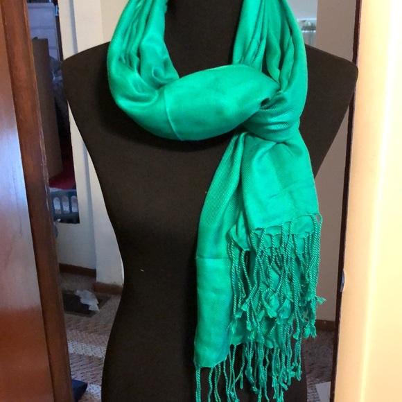 Wrap/scarf - Picture 2 of 4